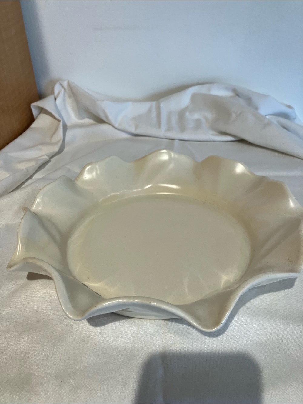Vintage Metlox Cream Scalloped Ceramic Serving Bowl